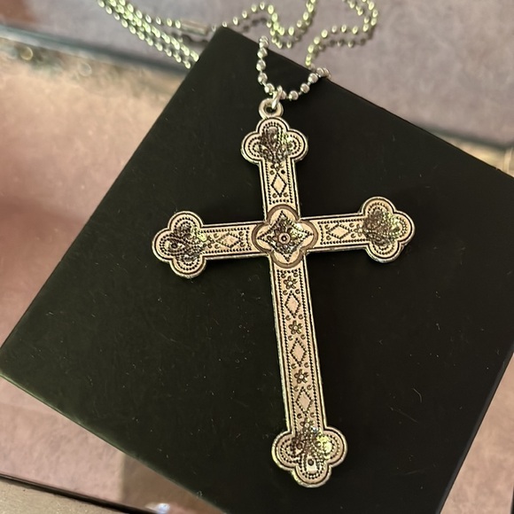 New Large Mackenna Thaler Flora Cross Necklace 18” inches - Picture 4 of 7